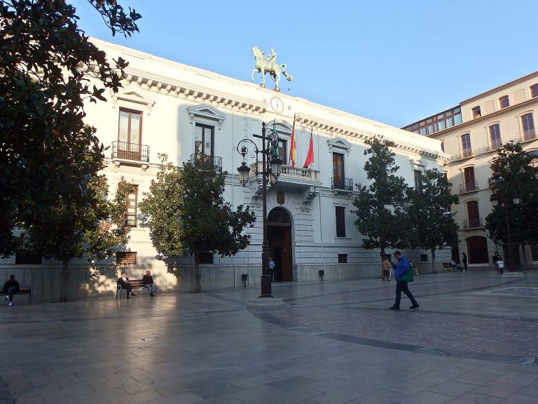 Spain's Granada city freezes new tourist rental licenses amid growing controversy and protests