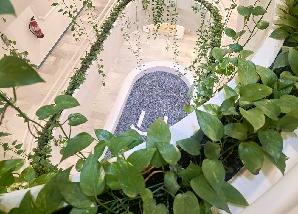 costa tropical bargain break helios1