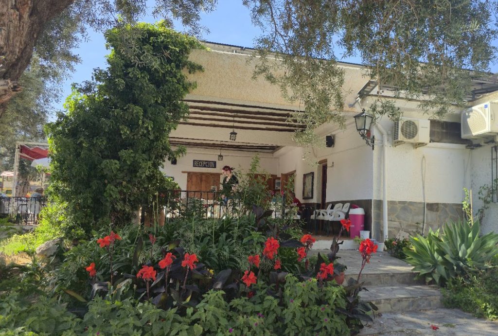 camping orgiva restaurant
